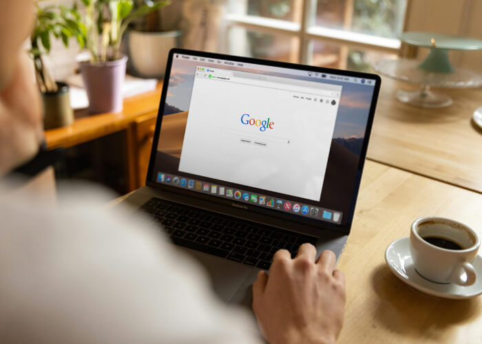 laptop-google-person
